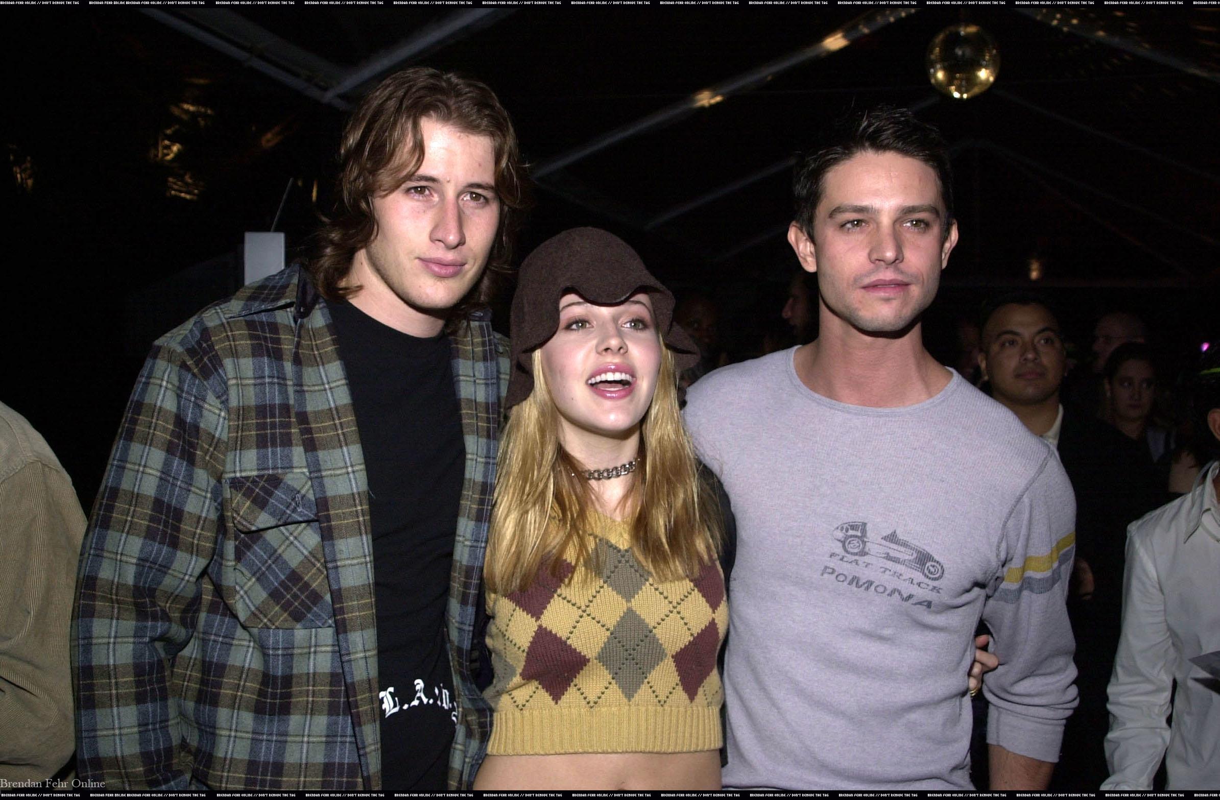 upn-roswell-party005.jpg
