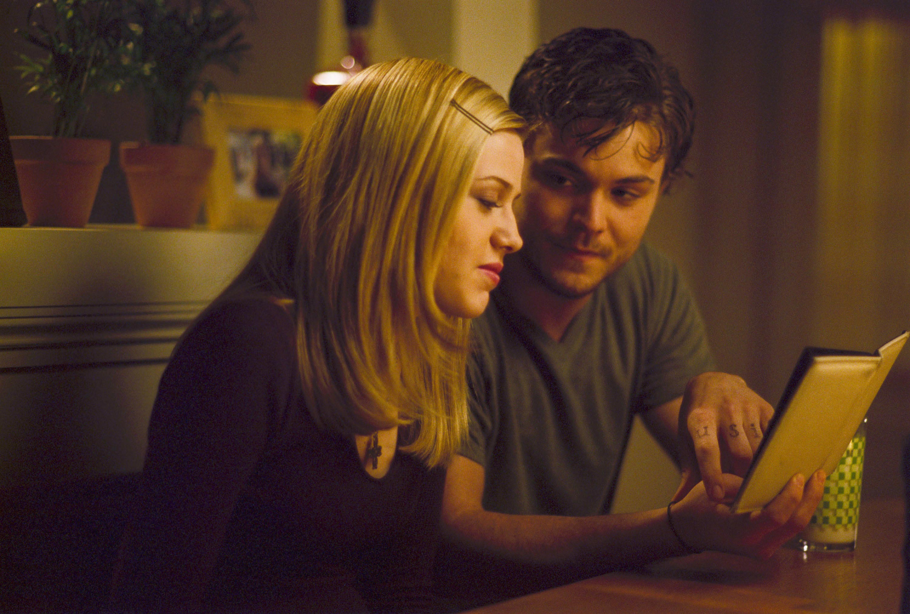 3x08-btm002-02.jpg 3x08-btm002-02.jpg