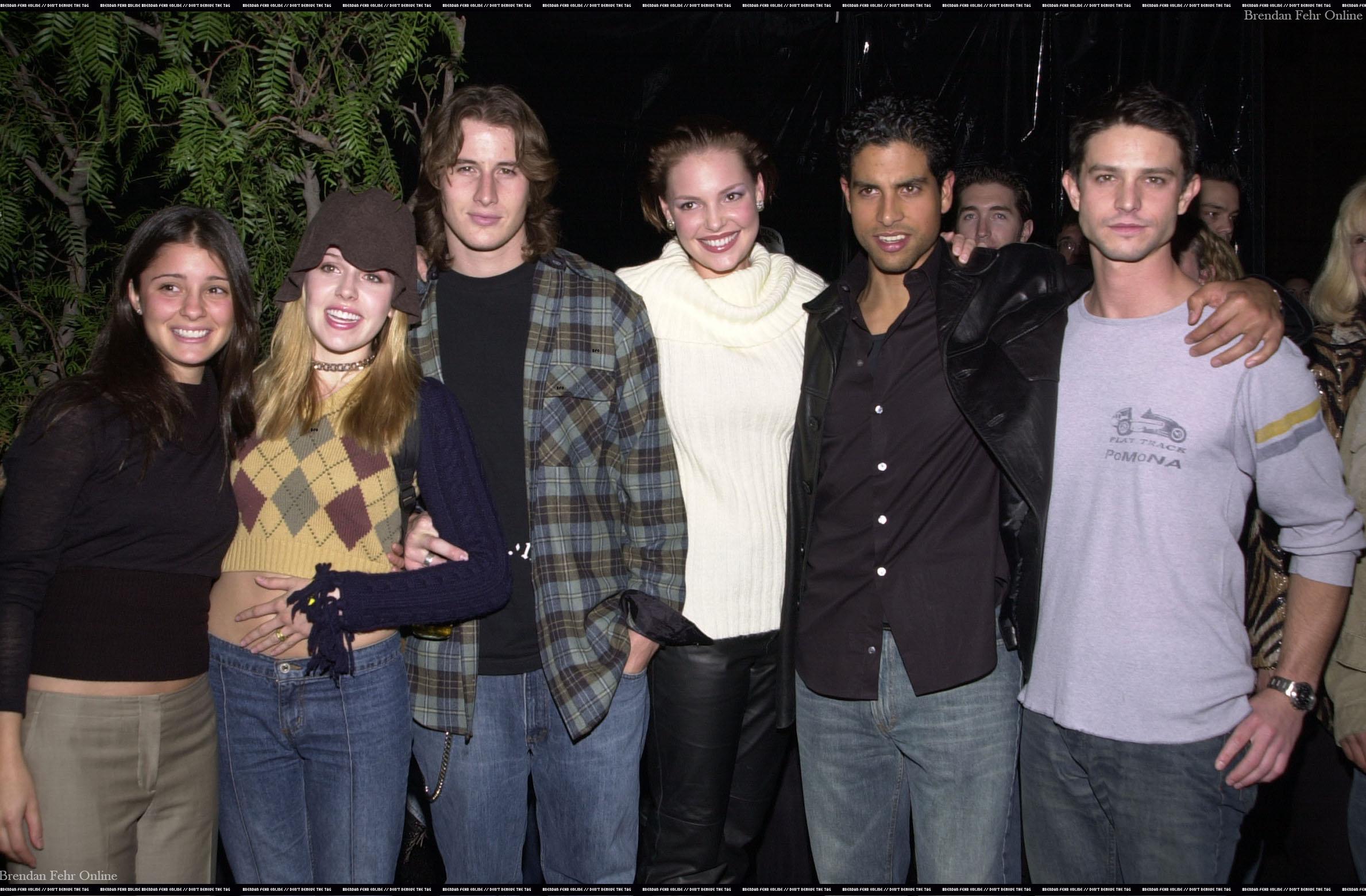 upn-roswell-party027.jpg