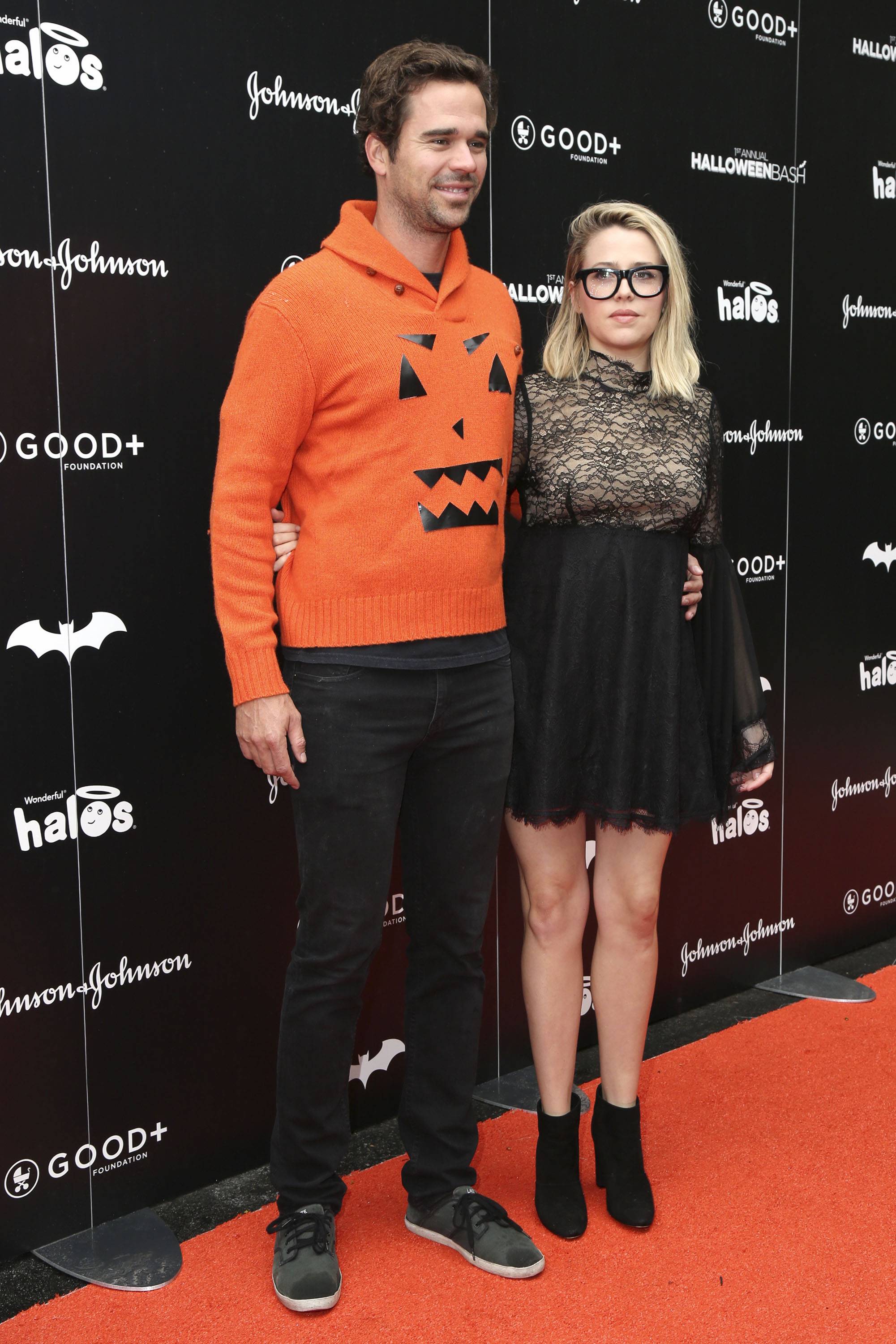 mad_goodhalloweenbash_001.jpg mad_goodhalloweenbash_001.jpg